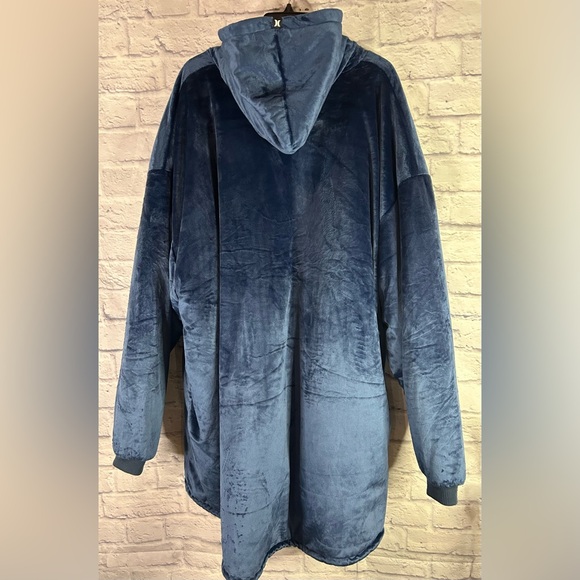 Hurley Navy Blue Plush Poncho Blanket Hoodie Jacket with Sherpa Lining - Picture 6 of 7